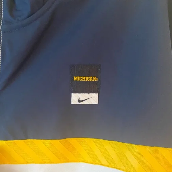 Nike jacket New With Tags - Picture 2 of 2